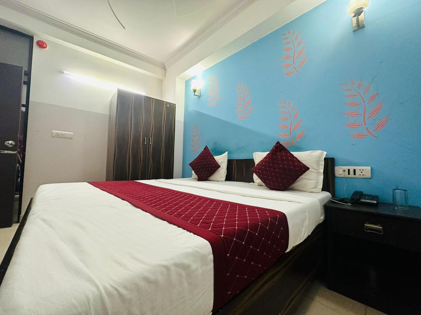 Hotel Galaxy Inn Near Delhi International Airport New Delhi Exterior photo