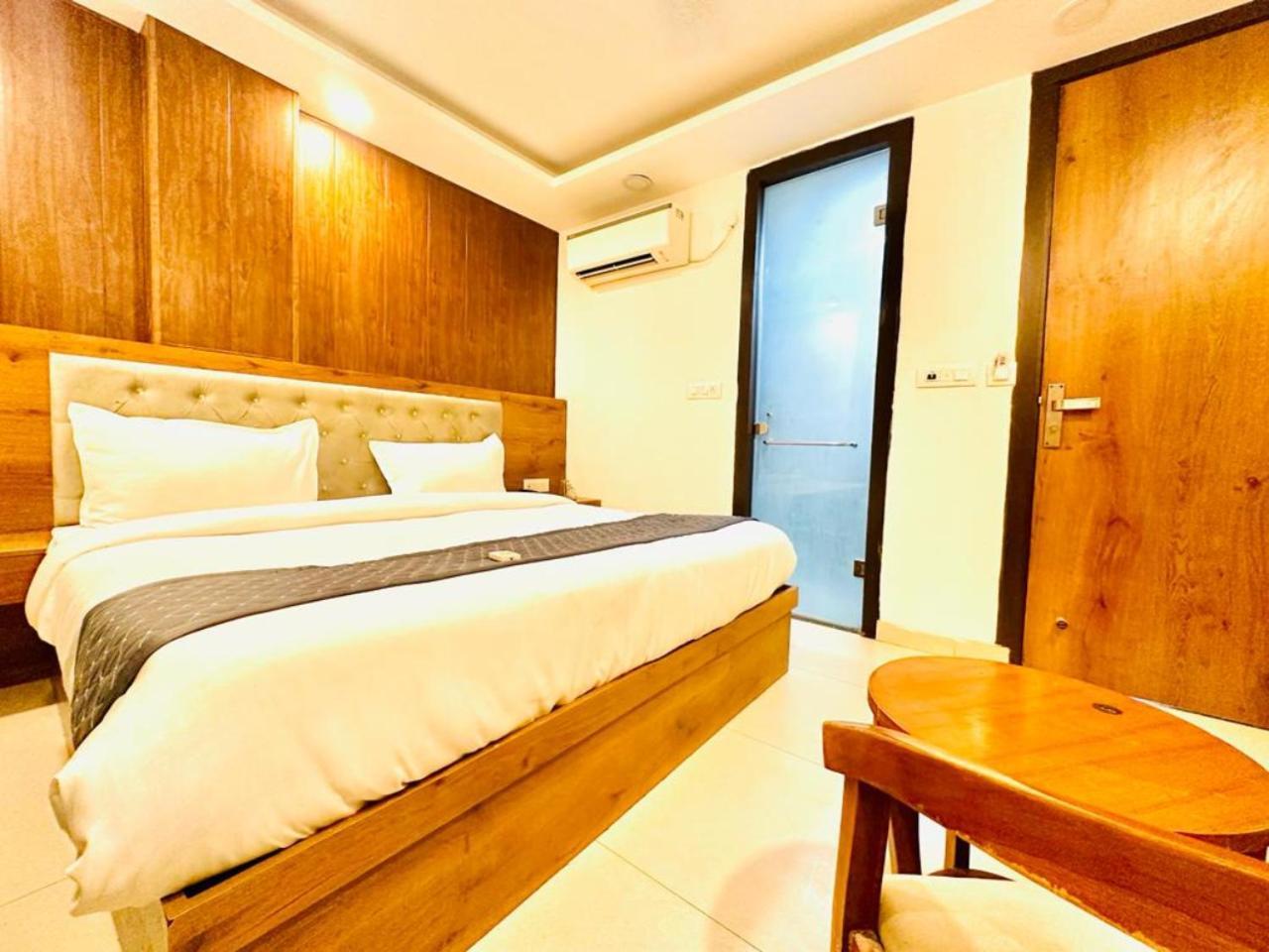 Hotel Galaxy Inn Near Delhi International Airport New Delhi Exterior photo